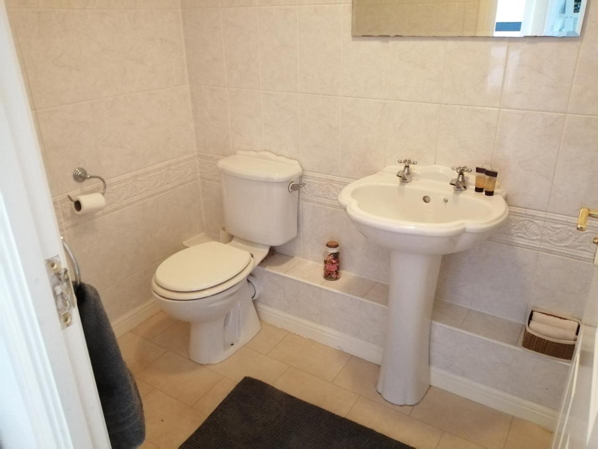 Spacious Townhouse With Sea Views Near Cardiff Барри Экстерьер фото