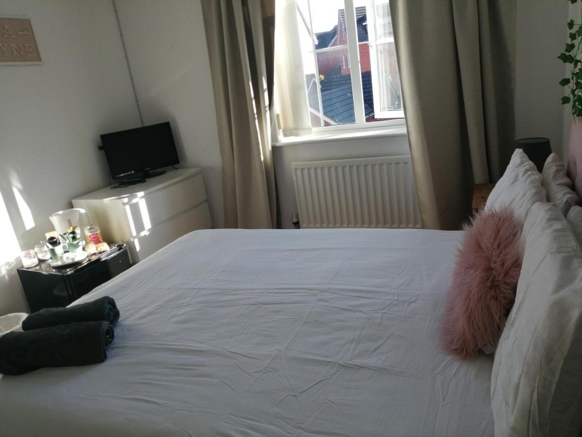 Spacious Townhouse With Sea Views Near Cardiff Барри Экстерьер фото