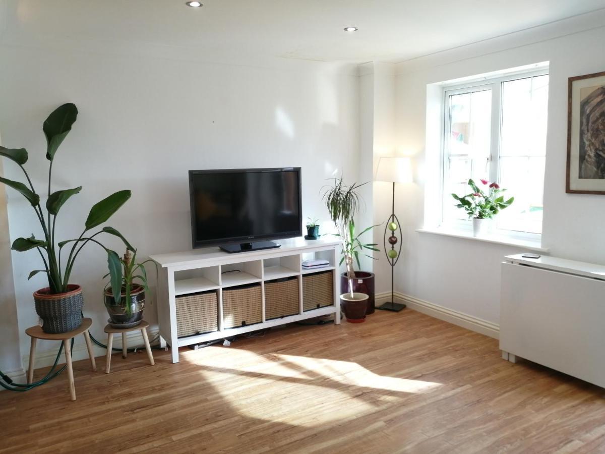 Spacious Townhouse With Sea Views Near Cardiff Барри Экстерьер фото