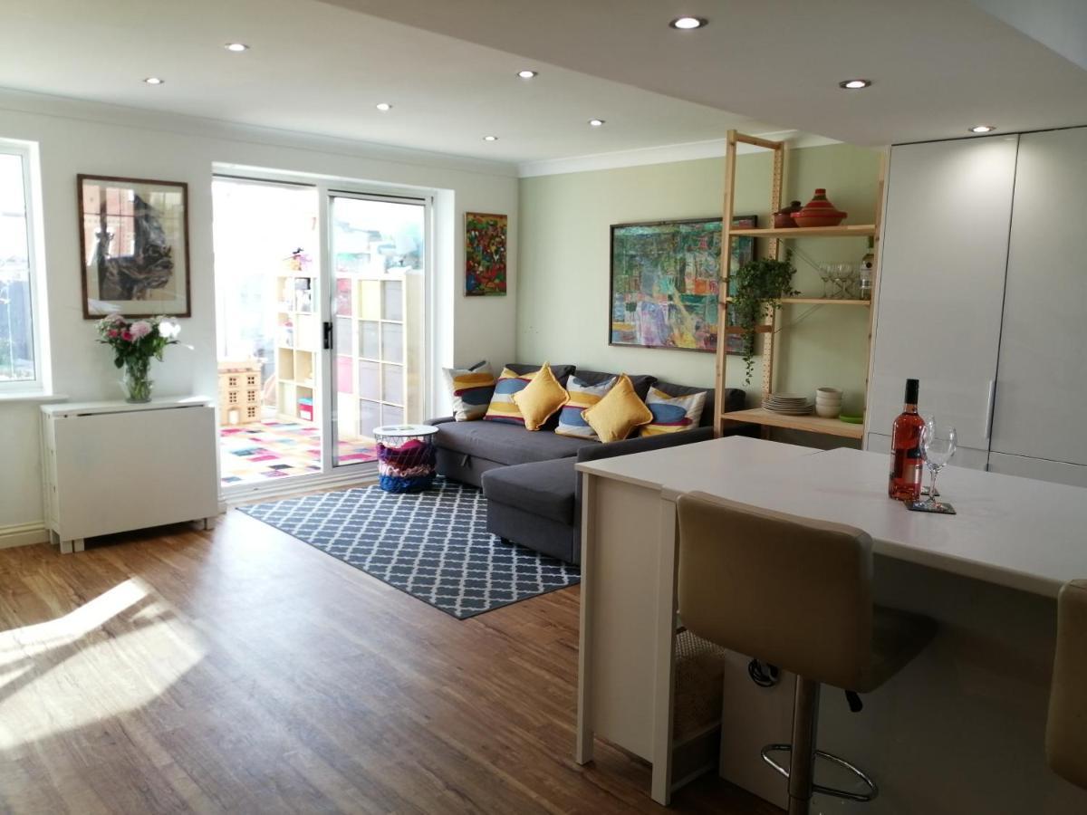 Spacious Townhouse With Sea Views Near Cardiff Барри Экстерьер фото